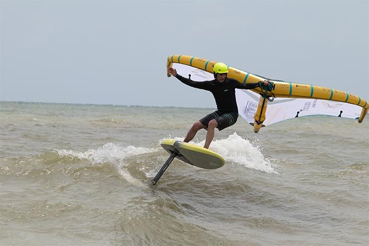 wing foiling kalpitiya